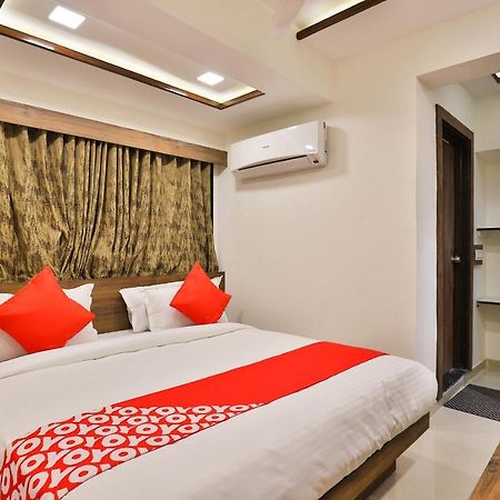 โอโย 24950 โฮเต็ล ศรีพลาชี เรซิเดนซี Hotel อาเมดาบัด ภายนอก รูปภาพ