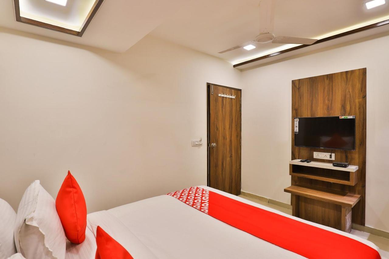 โอโย 24950 โฮเต็ล ศรีพลาชี เรซิเดนซี Hotel อาเมดาบัด ภายนอก รูปภาพ