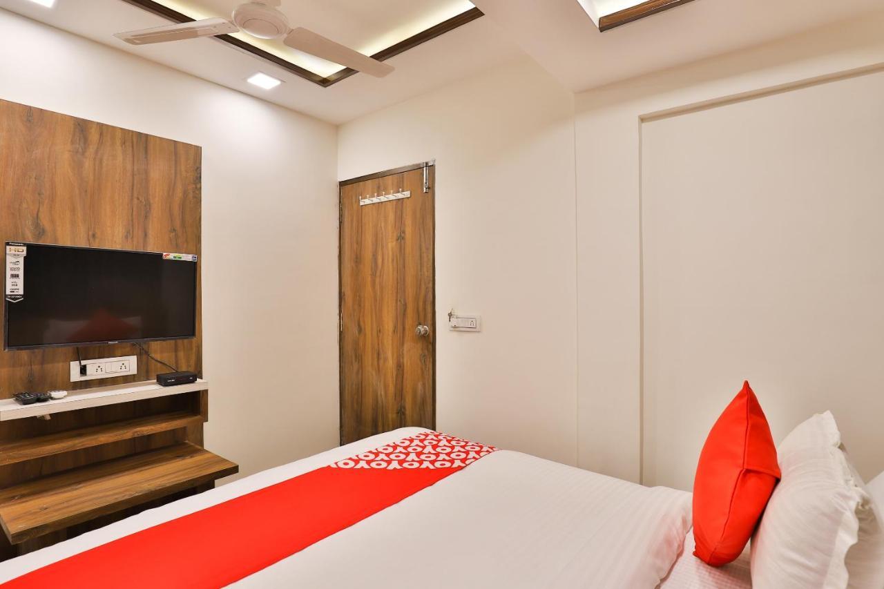 โอโย 24950 โฮเต็ล ศรีพลาชี เรซิเดนซี Hotel อาเมดาบัด ภายนอก รูปภาพ