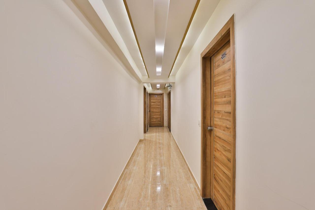 โอโย 24950 โฮเต็ล ศรีพลาชี เรซิเดนซี Hotel อาเมดาบัด ภายนอก รูปภาพ